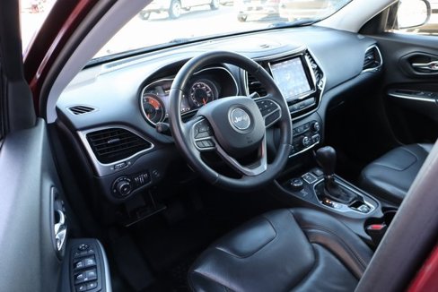 Used 2019 Jeep Cherokee Limited image 12