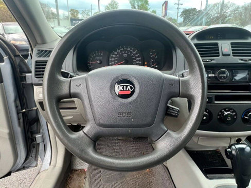 Used 2005 Kia Spectra LX image 13