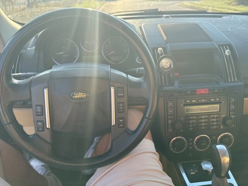 Used 2008 Land Rover LR2 SE image 10