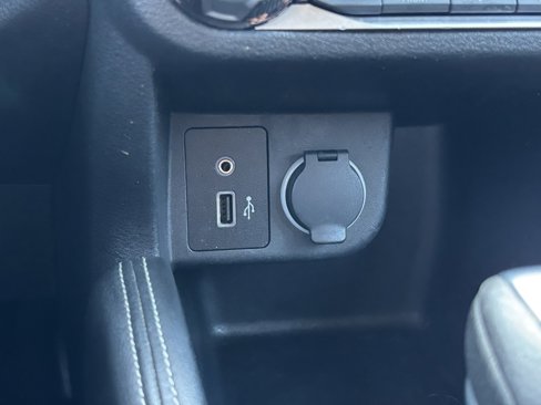 Used 2020 Nissan Kicks SR image 23
