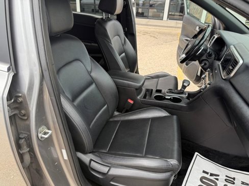 Used 2020 Kia Sportage S w/ S Sunroof Package image 16