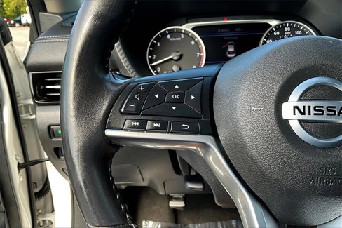 Used 2020 Nissan Sentra SV image 11