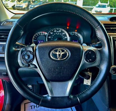 Used 2014 Toyota Camry SE image 12