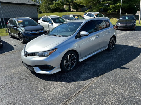 Used 2017 Toyota Corolla iM image 3