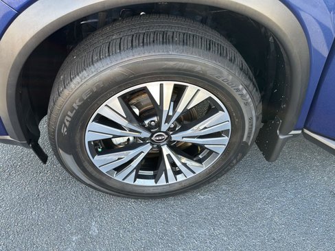 Used 2023 Nissan Rogue SV image 31