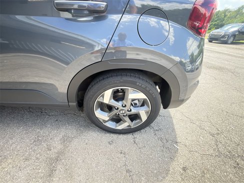Used 2024 Hyundai Venue SEL image 10
