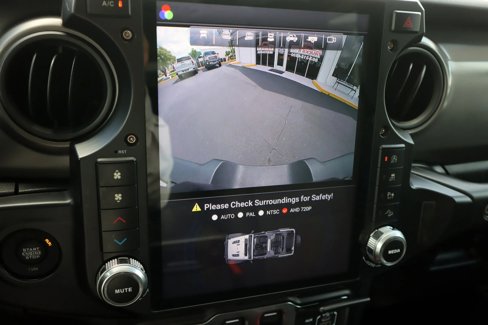 Used 2022 Jeep Wrangler Sport image 18