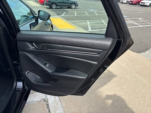 Used 2022 Honda Accord Sport image 9