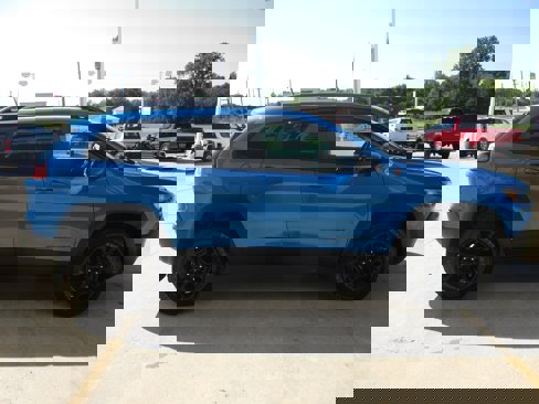 Used 2020 Jeep Cherokee Trailhawk w/ Cold Weather Group image 10