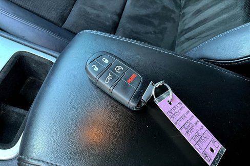 Used 2019 Jeep Grand Cherokee Altitude image 10