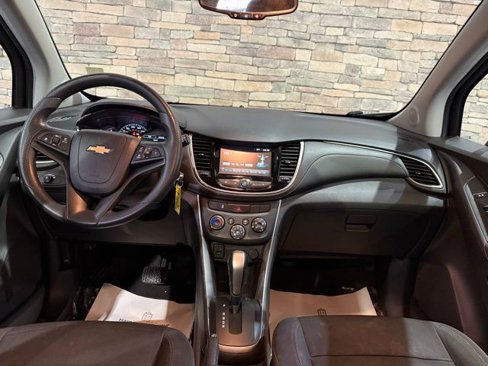 Used 2017 Chevrolet Trax LT image 24
