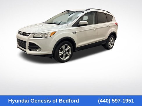 Used 2016 Ford Escape SE w/ Equipment Group 201A image 1