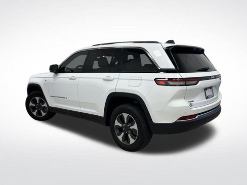 Used 2022 Jeep Grand Cherokee Limited 4xe w/ Luxury Tech Group II image 3