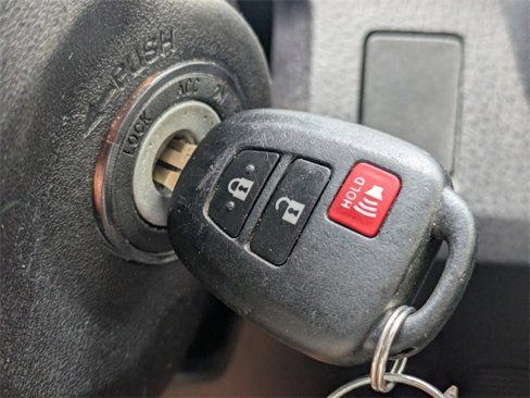 Used 2017 Toyota RAV4 LE image 28