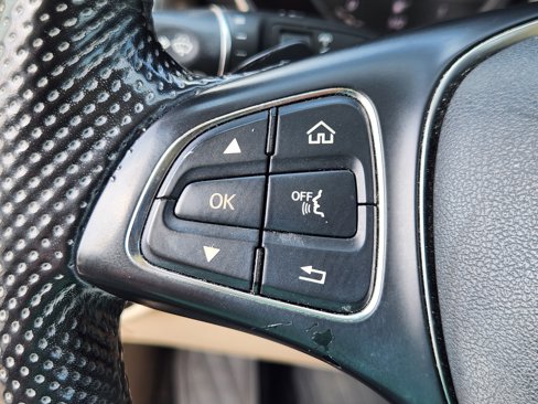 Used 2019 Mercedes-Benz GLC 300 4MATIC image 23