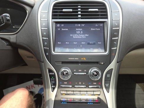 Used 2020 Lincoln Nautilus Reserve image 21