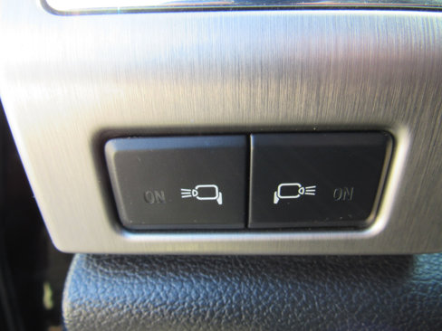 Used 2015 Ford F150 Platinum w/ Equipment Group 701A Luxury image 13