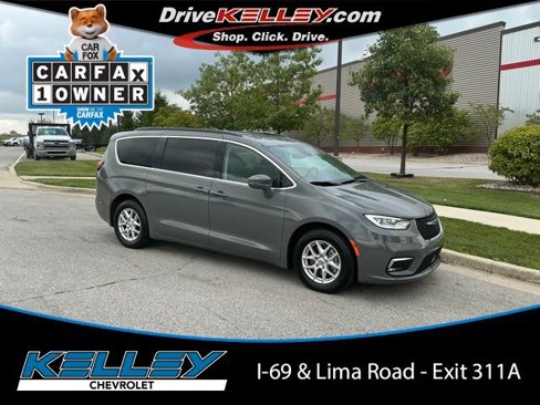 Used 2022 Chrysler Pacifica Touring-L image 1