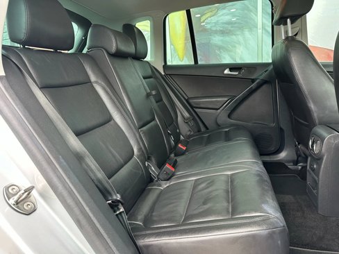 Used 2017 Volkswagen Tiguan Sport image 14