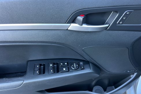Used 2020 Hyundai Elantra Limited w/ Ultimate Package 03 image 8