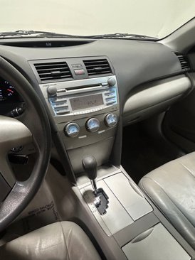 Used 2010 Toyota Camry image 14