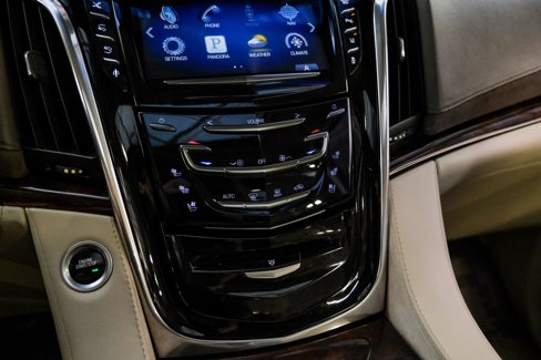 Used 2015 Cadillac Escalade Premium image 18