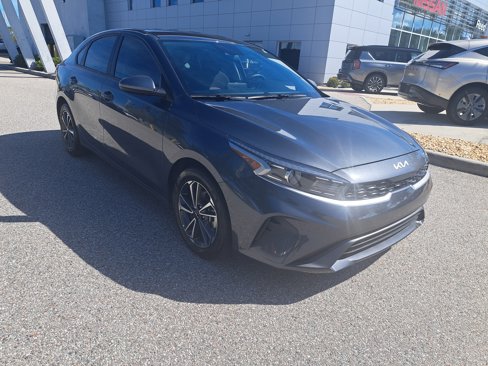 Used 2024 Kia Forte LXS image 3