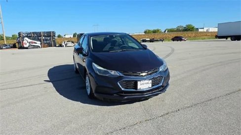 Used 2016 Chevrolet Cruze LT w/ Convenience Package image 2