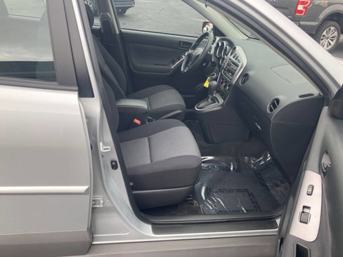 Used 2008 Pontiac Vibe w/ Sun And Sound Package image 25