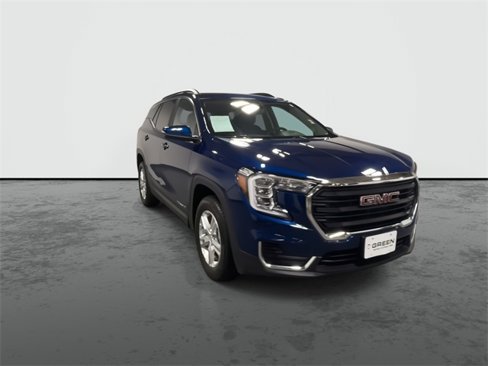 Used 2023 GMC Terrain SLE w/ Driver Convenience Package image 3