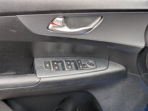 Used 2020 Kia Forte LXS image 10