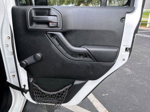 Used 2015 Jeep Wrangler Unlimited Sport image 15