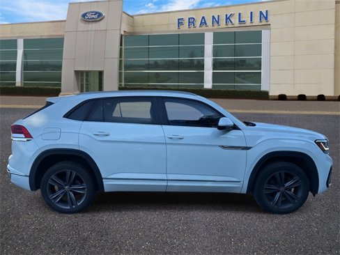 Used 2021 Volkswagen Atlas Cross Sport SE w/ Panoramic Sunroof Package image 8