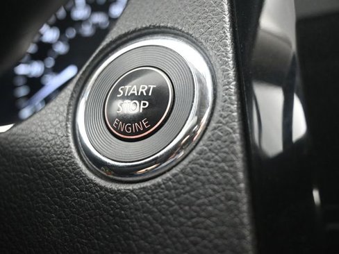 Used 2016 Nissan Rogue SV image 14