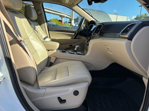 Used 2020 Jeep Grand Cherokee Limited w/ Luxury Group II image 10