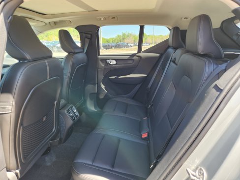 New 2025 Volvo XC40 B5 Core w/ Climate Package image 14