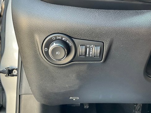Used 2023 Jeep Compass Altitude image 22