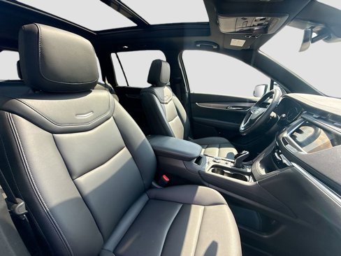 Used 2023 Cadillac XT6 Luxury w/ LPO, Floor Liner Package image 30
