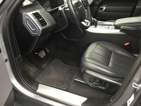 Used 2020 Land Rover Range Rover Sport HSE image 16