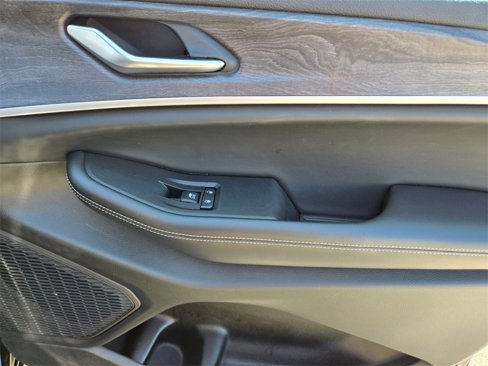 Certified 2024 Jeep Grand Cherokee L Limited w/ Luxury Tech Group II image 21