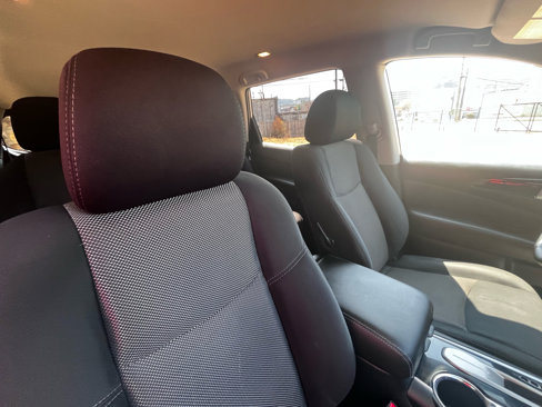 Used 2018 Nissan Pathfinder SV w/ SV Tech Package image 57