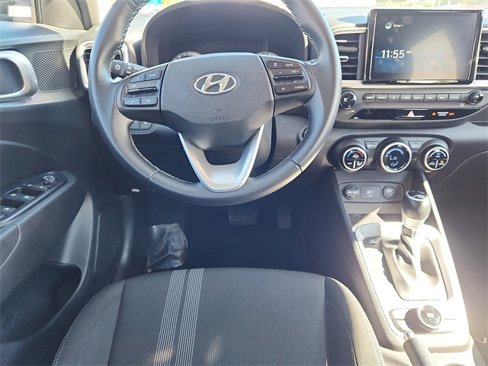 Certified 2021 Hyundai Venue SEL w/ Premium Package image 9