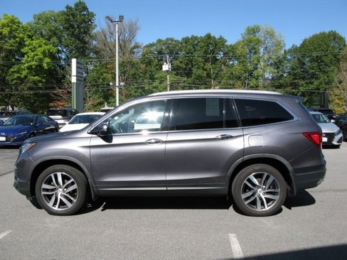 Used 2017 Honda Pilot Touring image 9