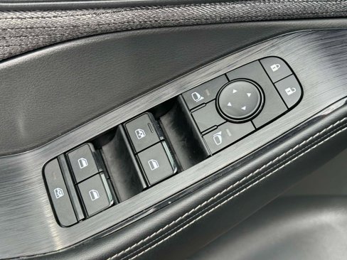 Used 2022 Nissan Rogue SV image 33