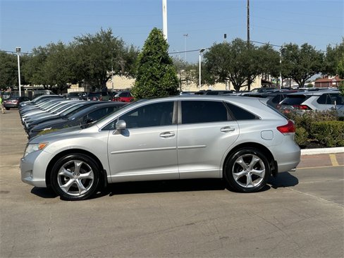 Used 2010 Toyota Venza image 4