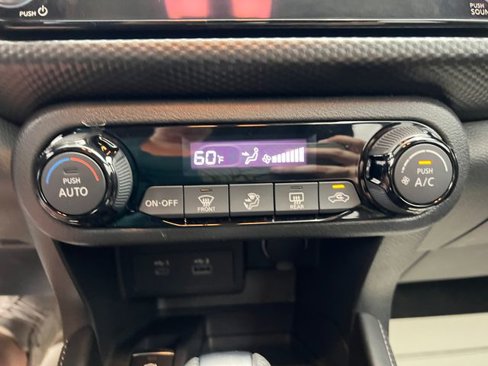 Used 2022 Nissan Kicks SV image 33
