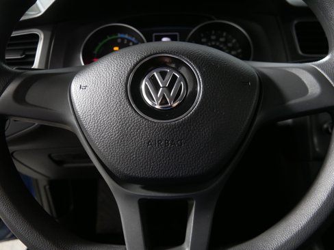 Used 2016 Volkswagen e-Golf SE w/ DC Fast Charging Package image 25