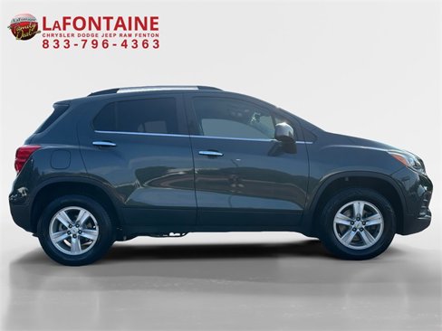 Used 2018 Chevrolet Trax LT w/ LT Convenience Package image 8