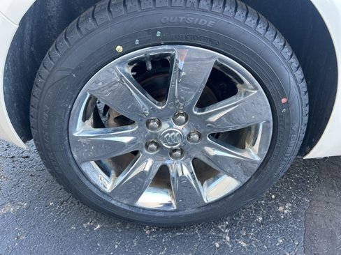 Certified 2012 Buick Regal Leather image 9