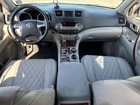 Used 2011 Toyota Highlander Limited image 18
